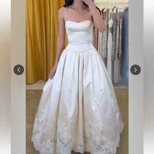 ISO!!! Vintage wedding dress